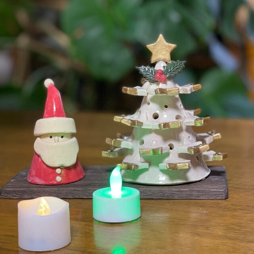 陶器のクリスマスツリーのイヤリング飾り&小さいサンタ&揺らぎのLED