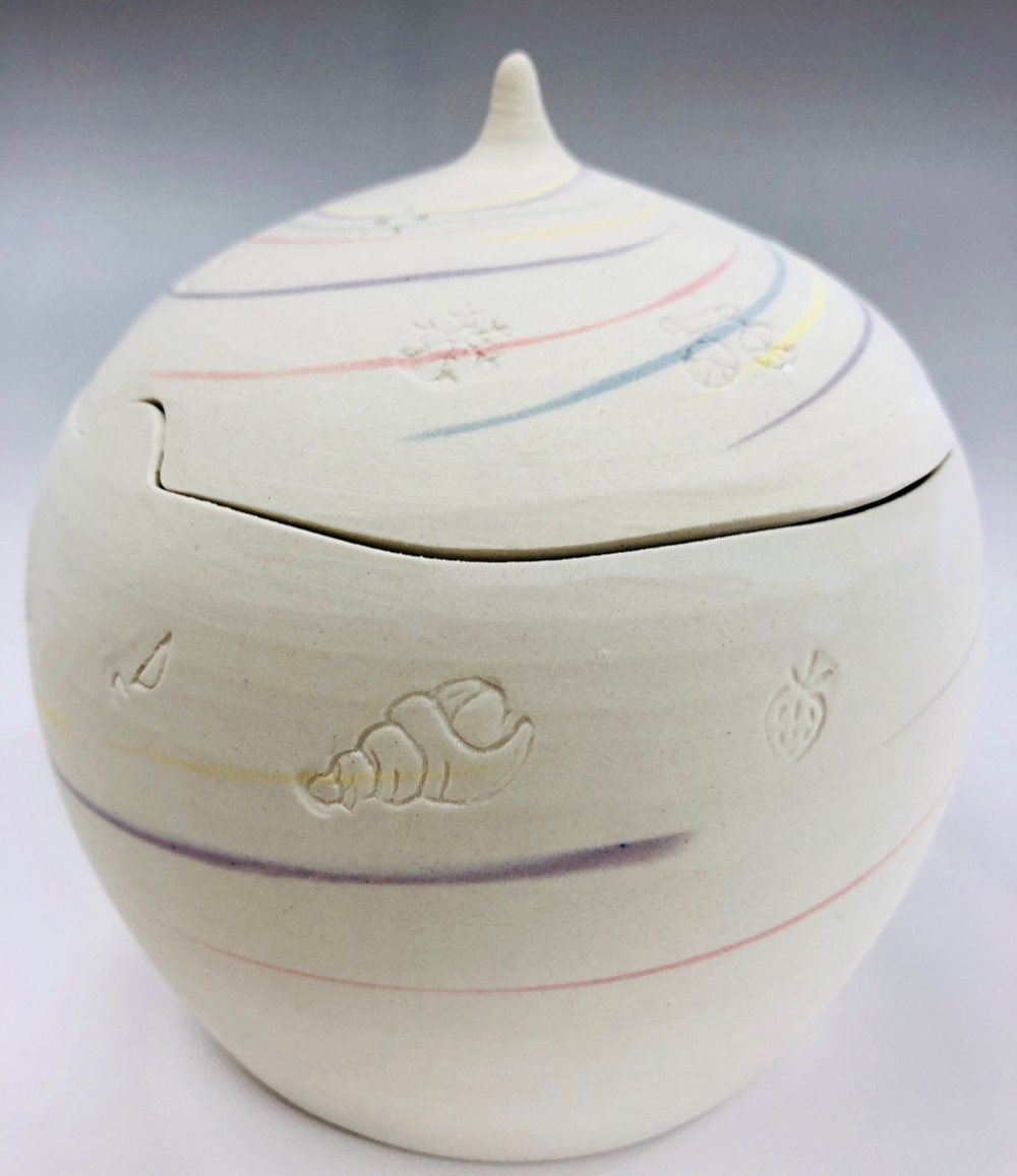 メモリアルポット（ペット・小型犬・猫・小動物の骨壺、陶器）パステルカラー、可愛いスタンプ模様　№１（お手元供養）