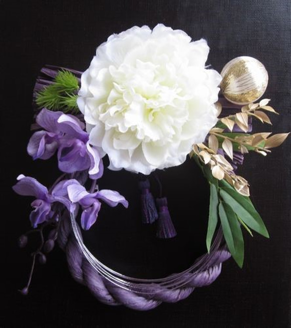 お正月しめ縄飾り　牡丹と蘭　白＆紫でシックに！ 1枚目の画像
