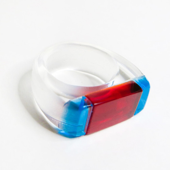 ［受注制作］ガラスアクセサリー：指輪 削り出し ドイツ製高透過ガラス レッドとアクアマリン 3枚目の画像