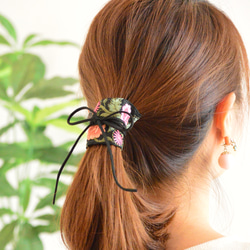 「後ろ姿美人に。」 シルク刺繍の2wayヘアアクセサリー　 ／黒×ローズピンク 2枚目の画像
