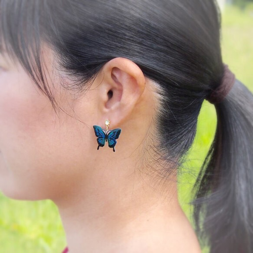 14kgf】幸せ運ぶ「青い蝶」ピアス（ゴールドフィルドピアス） ピアス