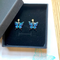 【14kgf】幸せ運ぶ「青い蝶」ピアス（ゴールドフィルドピアス） 5枚目の画像