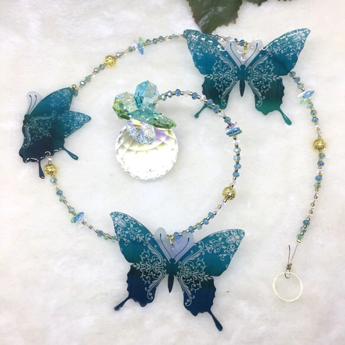 スワロフスキー19個】幸運の光☆神秘の「碧い蝶」サンキャッチャー／約