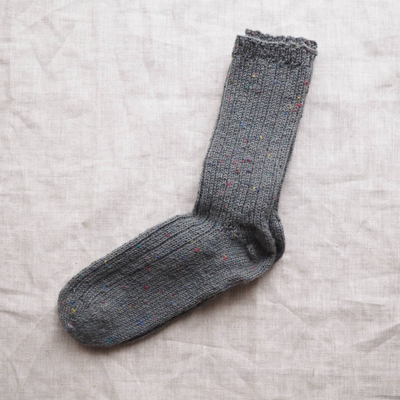 手編みの靴下（ツイード・グレー） 1枚目の画像