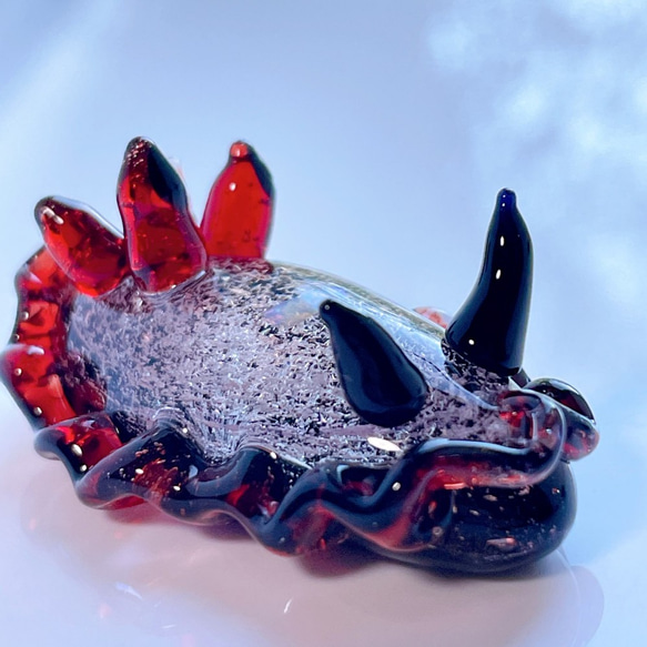 U78 宇宙を宿すガラスのウミウシ[デビル] その他置物 温井ガラス工房 通販｜Creema(クリーマ)