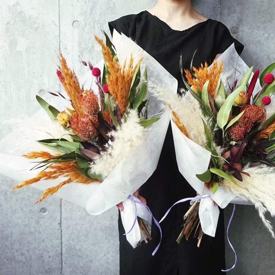 【季節のお花】色鮮やかな花束　両親贈呈用 母の日　おしゃれ　プレゼント　記念日　ギフト