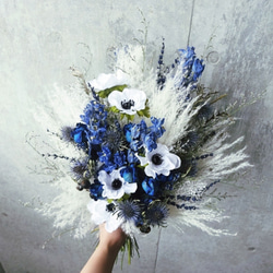 【大人気】アネモネ&ブルーホワイトの個性派ブーケ ウェディングブーケ プレゼント 花束 ドライフラワーブーケ 5枚目の画像