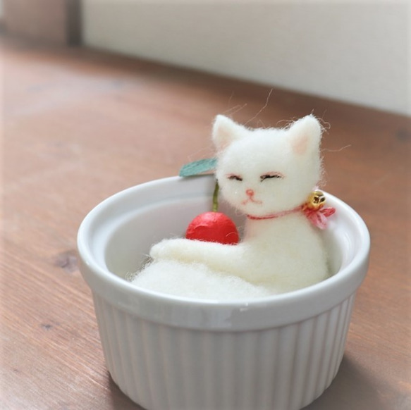 ココット猫　さくらんぼ　Φ10cm★全国発送一律４００円 4枚目の画像