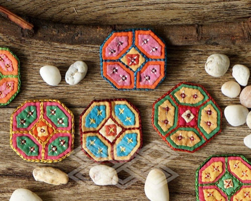 刺繍 コースター ベトナム ハッピー コースター かわいい ぬくもり