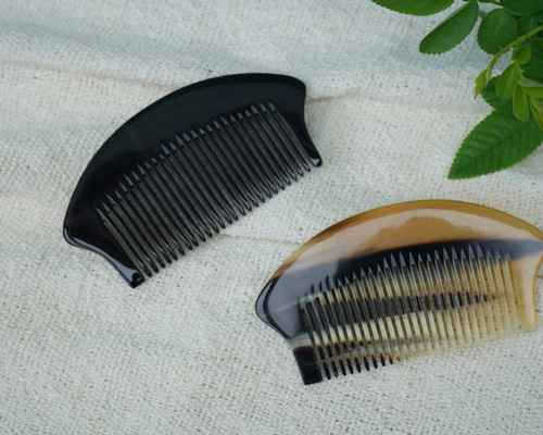 Amazon | シープホーンコームヘアブラシ 女性用 ハンドメイド