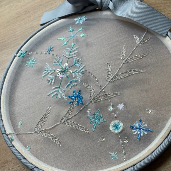 雪の結晶　刺繍枠飾り 5枚目の画像