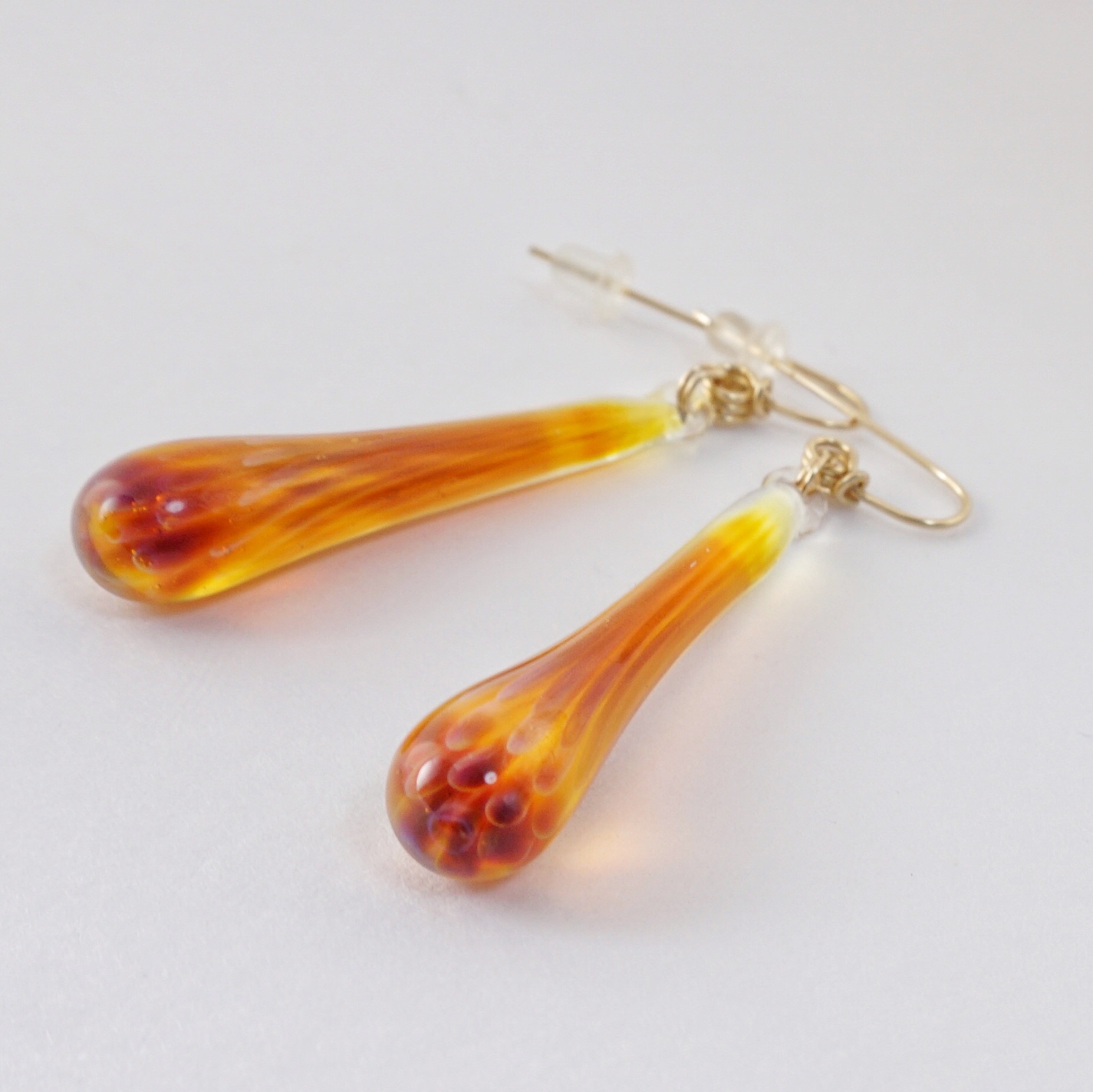 【14kgf】drop しずくのガラスピアス/琥珀