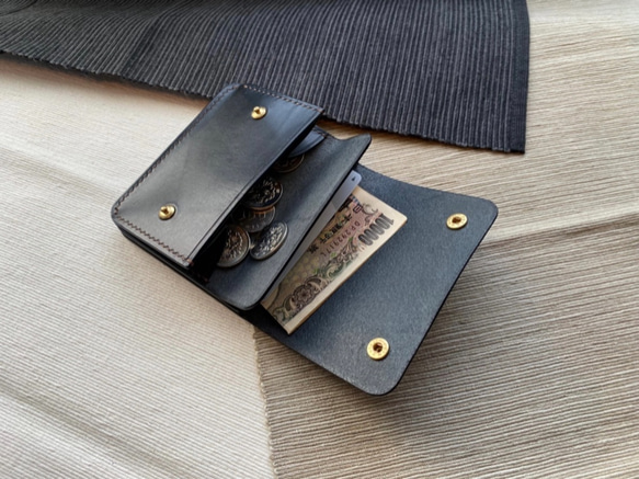 【本革】手に馴染む小さな財布。　ミニ財布　ミニウォレット　シンプル　ナチュラル　レザー　革財布　プレゼント　大人可愛い 8枚目の画像