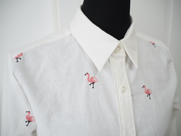 フラミンゴの刺繍が入った珍しいシャツ 5枚目の画像