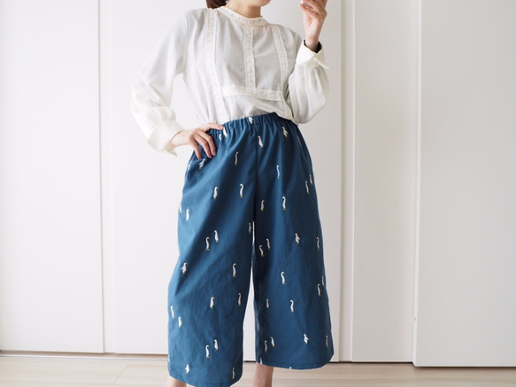 ガチョウの刺繍入りワイドパンツ**ネイビー 1枚目の画像