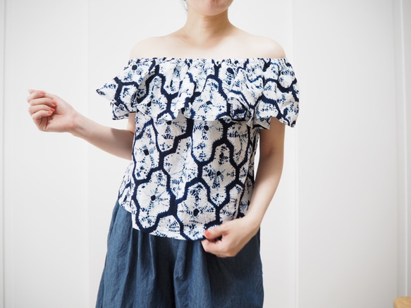 【数量限定】２wayオフショルブラウス**涼しげな柄の着物リメイク品 2枚目の画像
