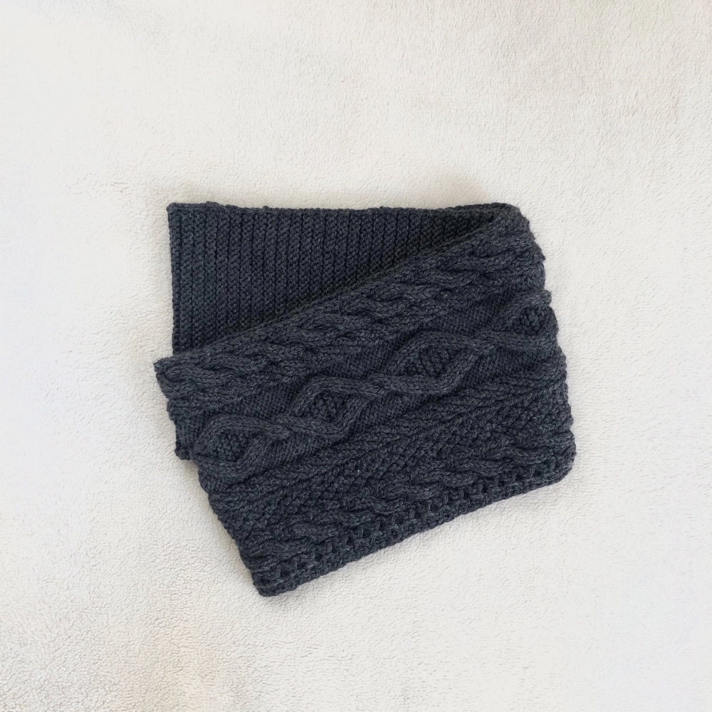 アラン模様のスヌード　チャコールグレー