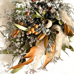 【再販、受注制作】ベルガムナッツとグレピレアゴールド＆木の実のネイティブフラワーの秋のスワッグ 3枚目の画像