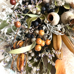 【再販、受注制作】ベルガムナッツとグレピレアゴールド＆木の実のネイティブフラワーの秋のスワッグ 4枚目の画像