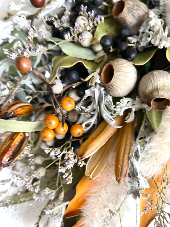 【再販、受注制作】ベルガムナッツとグレピレアゴールド＆木の実のネイティブフラワーの秋のスワッグ 7枚目の画像