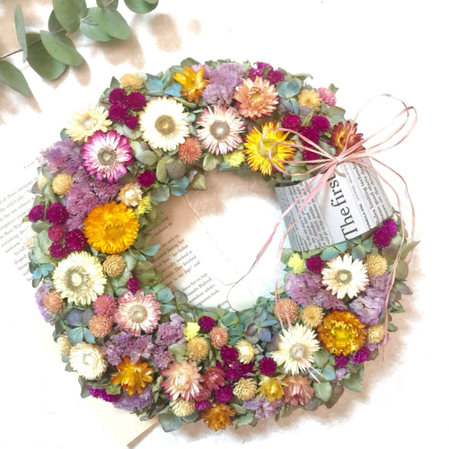 お人形の装飾に^ ^千日紅と引き揃え糸と木ノ実のリース お人形の装飾に^ ^千日紅と引き揃え糸と木ノ実のリース