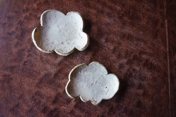 Cloud-shaped small dish 第1張的照片