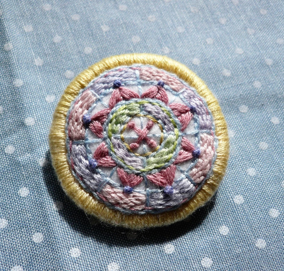 レトロ刺繍ブローチ（大3） 2枚目の画像