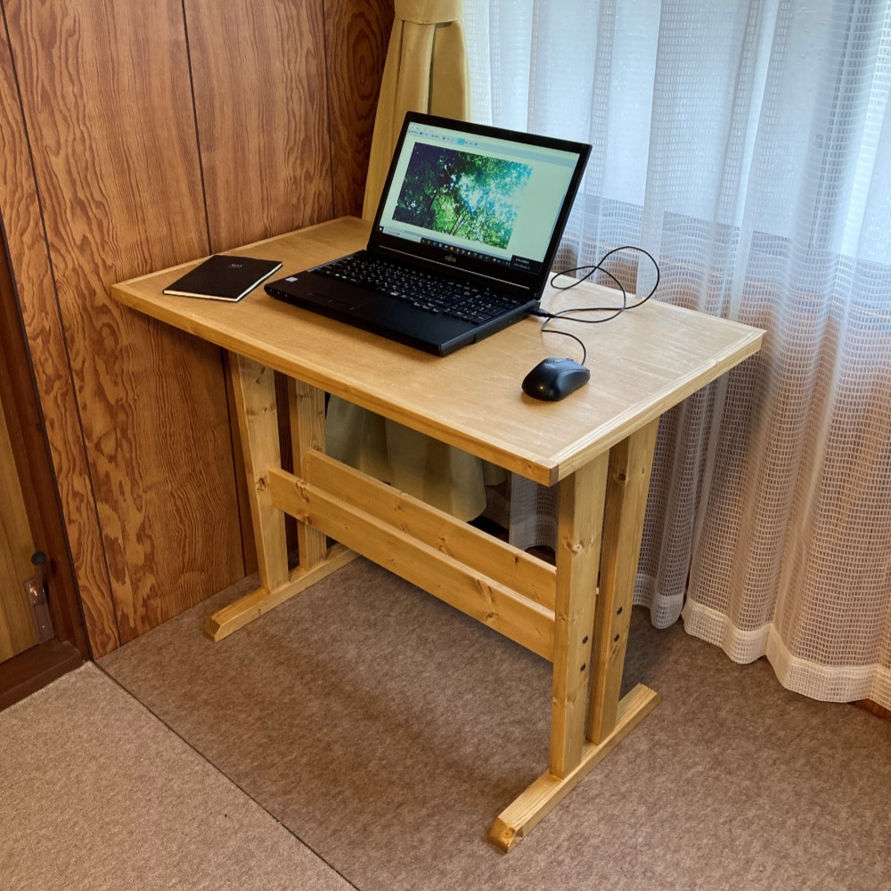 スタイリッシュなデスク　机　テーブル　木製家具 16,000円