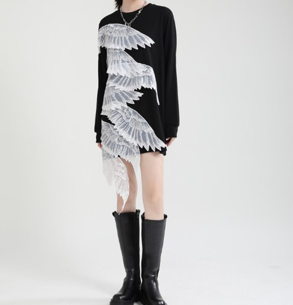 秋の女性の不規則な天使の羽対照的な色のT-スカートデザインセンスブラック長袖ドレス 2枚目の画像