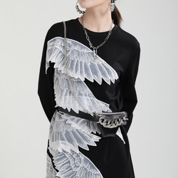 秋の女性の不規則な天使の羽対照的な色のT-スカートデザインセンスブラック長袖ドレス 4枚目の画像