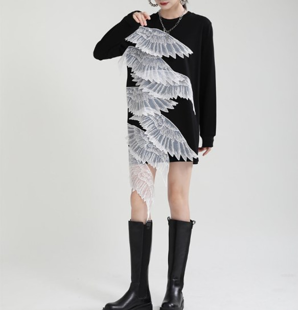 秋の女性の不規則な天使の羽対照的な色のT-スカートデザインセンスブラック長袖ドレス 9枚目の画像
