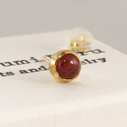 K24 Pure Gold+Red Spinel Stud◆K24純金のワインレッドスピネルスタッドピアス　片方のみ 3枚目の画像