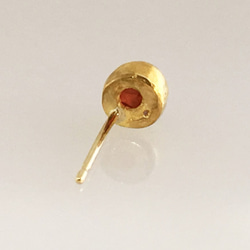 K24 Pure Gold+Red Spinel Stud◆K24純金のワインレッドスピネルスタッドピアス　片方のみ 5枚目の画像