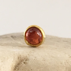 K24 Pure Gold+Red Spinel Stud◆K24純金のワインレッドスピネルスタッドピアス　片方のみ 9枚目の画像