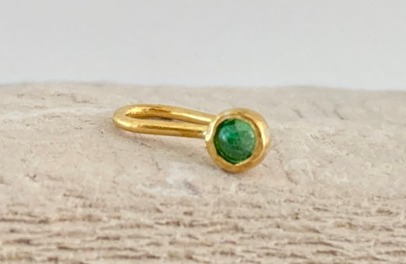 ◇天然エメラルド 純金クリップピアス◇K24 Pure Gold+Natural Emerald（片耳分） 1枚目の画像