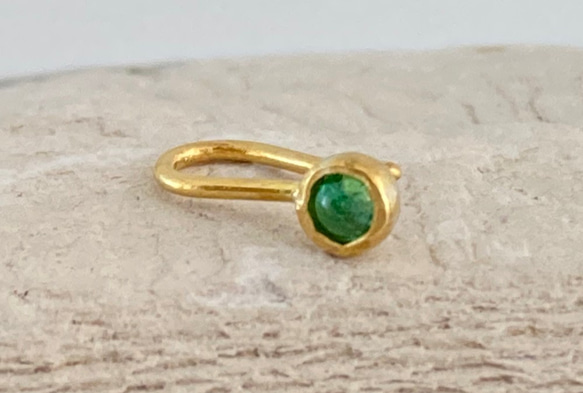 ◇天然エメラルド 純金クリップピアス◇K24 Pure Gold+Natural Emerald（片耳分） 2枚目の画像