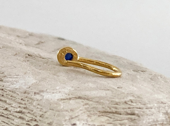 ◇玫瑰切割天然藍寶石純金夾式耳環 ◇K24純金+天然藍寶石（一隻耳朵） 第4張的照片