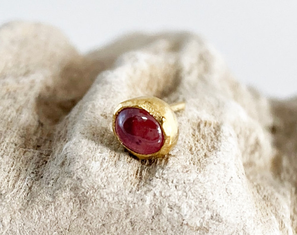 K24 Pure Gold+ Red Spinel Stud◆K24純金 レッドスピネルスタッドピアス　片方のみ 5枚目の画像