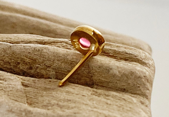 K24 Pure Gold+ Red Spinel Stud◆K24純金 レッドスピネルスタッドピアス　片方のみ 6枚目の画像