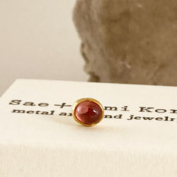 K24 Pure Gold+Red Spinel Stud◆K24純金のレッドスピネルスタッドピアス　片方のみ 7枚目の画像