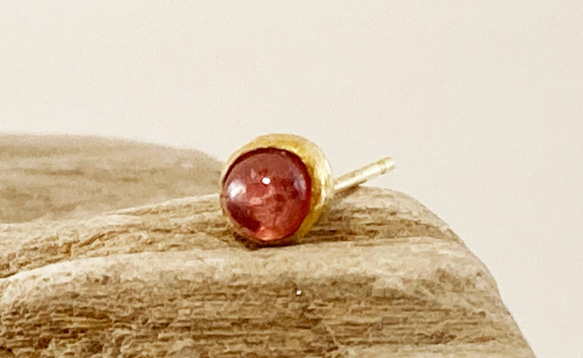 訳あり◆K24 Pure Gold+Red Spinel Stud◆K24純金のレッドスピネルスタッドピアス　片方のみ 5枚目の画像