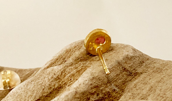 訳あり◆K24 Pure Gold+Red Spinel Stud◆K24純金のレッドスピネルスタッドピアス　片方のみ 7枚目の画像