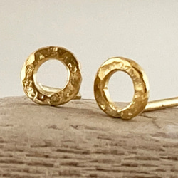 K24 Pure Gold Hammered Loop Stud ◇鎚目のついた純金のループ・スタッドピアス◇片耳分 6枚目の画像