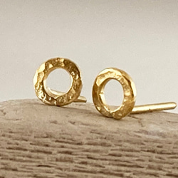 K24 Pure Gold Hammered Loop Stud ◇鎚目のついた純金のループ・スタッドピアス◇片耳分 8枚目の画像