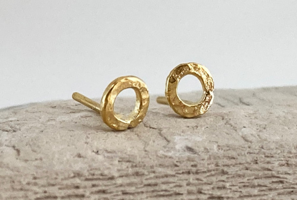 K24 Pure Gold Hammered Loop Stud ◇鎚目のついた純金のループ・スタッドピアス◇片耳分 10枚目の画像