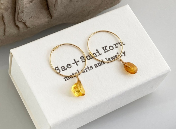 K18◇琥珀原石フープピアス◇k18 raw amber gold Foop Studs 9枚目の画像