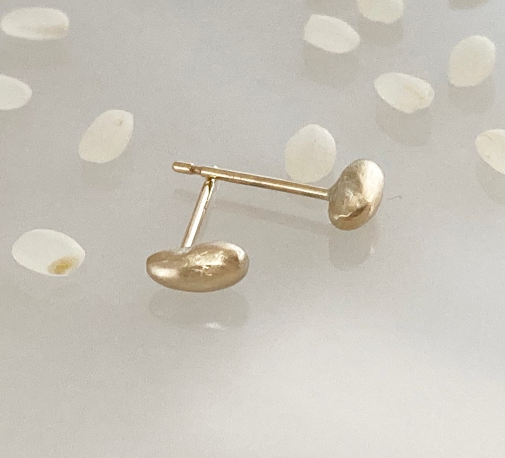 K10◇10ｋの米粒ピアス◇K10 Rice Grain Stud（片耳分～）