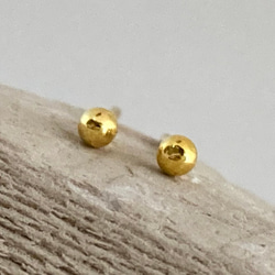 K24純金 丸玉スタッドピアス◇ K24 Round Ball Stud（片耳分～）◇K24 釈迦玉ピアス 3枚目の画像