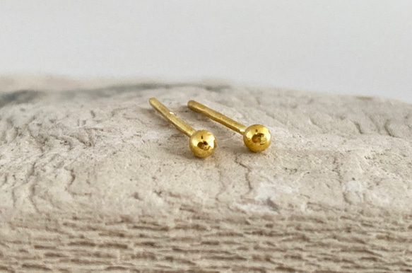 K24純金 丸玉スタッドピアス◇ K24 Round Ball Stud（片耳分～）◇K24 釈迦玉ピアス 5枚目の画像
